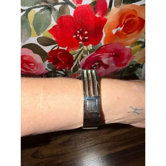 Tory Burch Silver Hinged Cuff Bracelet Logo Cutout Bangle - Picture 3 of 8